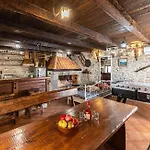 The Old Oak Villa-house With Heated Pool And Bbq * Hrvace
