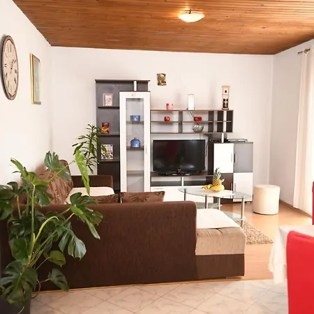 Marko With Pool And Bbq Сasa de vacaciones Hrvace