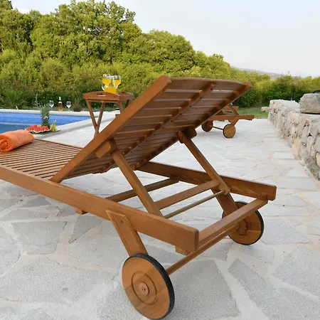 Old Oak Villa-House With Private Pool, Authentic Tavern & Bbq * Hrvace