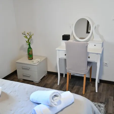 Сasa de vacaciones Marko With Pool And Bbq