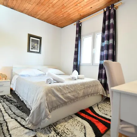 Сasa de vacaciones Marko With Pool And Bbq Hrvace