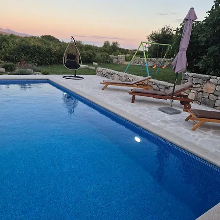 Сasa de vacaciones Marko With Pool And Bbq
