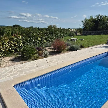 Сasa de vacaciones Marko With Pool And Bbq *