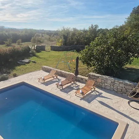 Marko With Pool And Bbq Сasa de vacaciones Hrvace