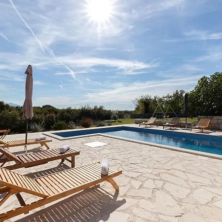 Old Oak Villa-house With Private Heated Pool And Bbq Σπίτι διακοπών