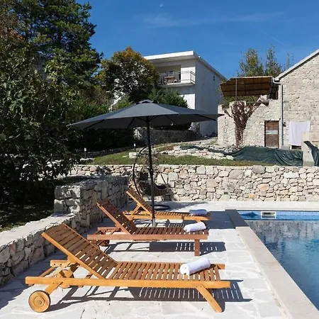 Old Oak Villa-house With Private Heated Pool And Bbq Σπίτι διακοπών *