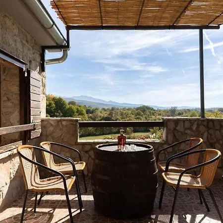 Σπίτι διακοπών Old Oak Villa-house With Private Heated Pool And Bbq Hrvace
